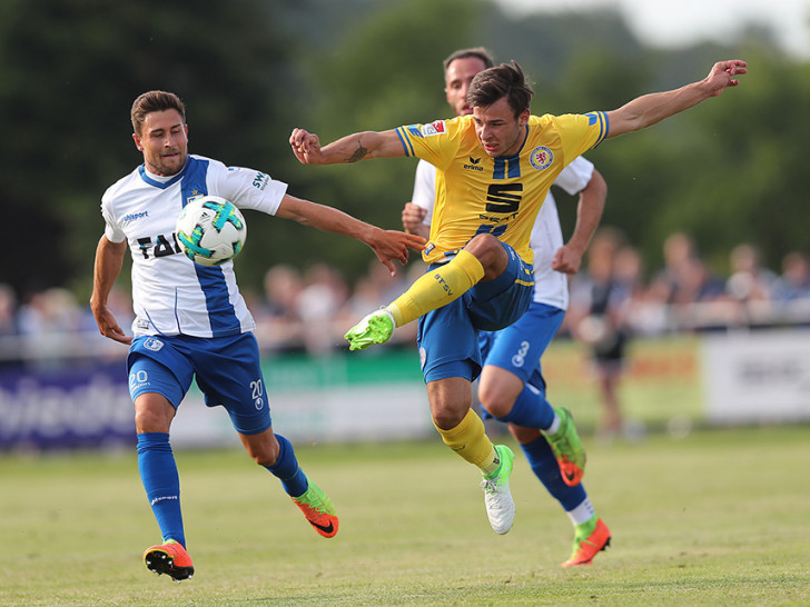 Niko Kijewski 2017 beim Test gegen den FCM. Am 20. Juli wird diese Partie live im Fernsehen gezeigt. Foto: Agentur Hübner/Archiv