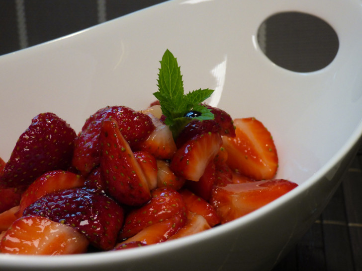 Fragole con aceto balsamico - Erdbeeren mit Balsamico Essig ...