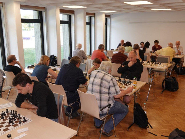 Die Denksportler trotzten der Sommerhitze. Foto: Wolfgang Klettke