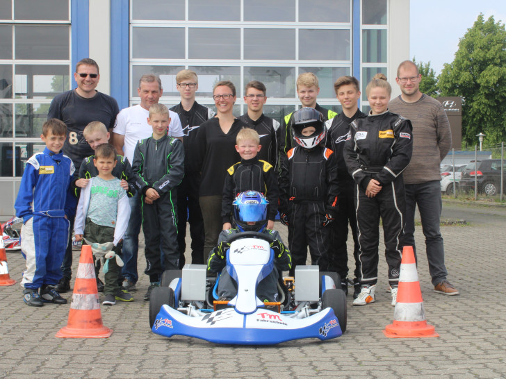 Testfahren zusammen mit den Konstrukteuren des Elektrokart Foto: Rallye Sport Club Wolfenbütte