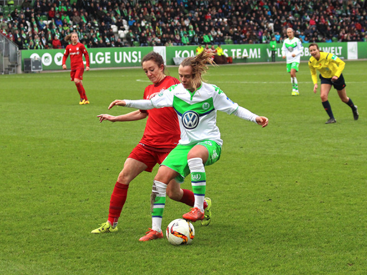 Enges Spiel vor fast 2.000 Zuschauern. Fotos: Vollmer