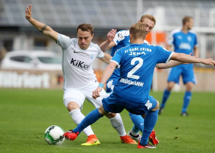 War am Ball vor dem Dreckstor des Jahres: Nico Granatowski. Foto: imago/Karina Hessland