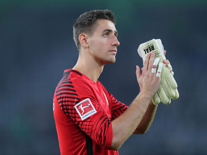 Absoluter Rückhalt für den VfL Wolfsburg und nun länger verletzt: Koen Casteels. Foto: Agentur Hübner