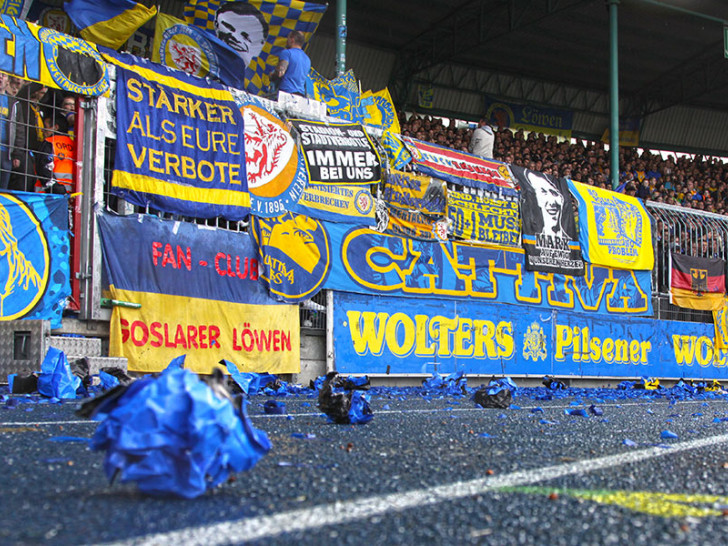 Aus der Ecke in die Mitte: Die Braunschweiger Ultras planen den Umzug ihres Stimmungsblocks. Foto: Bernhard Grimm/Archiv