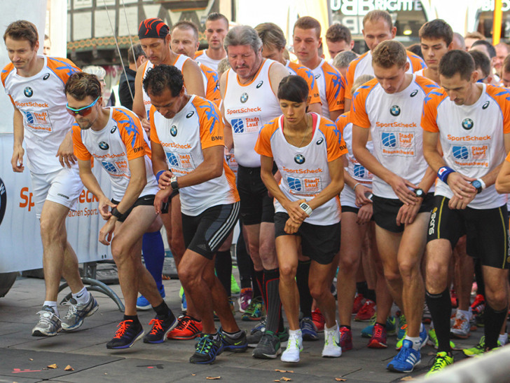 Die Läufer am Start. Foto: Victoria Hanke