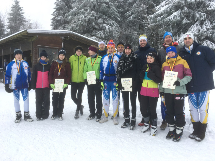 Liegen auf Kurs: Eintrachts Wintersportler. Foto: privat
