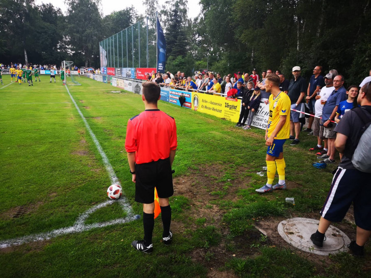 Leandro Putaro bei einer Ecke - heute legte er so drei Treffer auf. Foto: Paul Fritsche