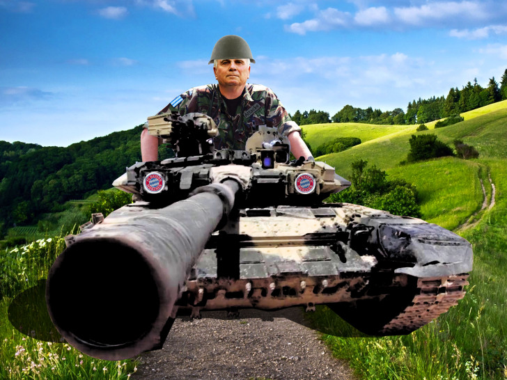 Die Abteilung Attacke ist wieder da. Uli Hoeneß und Karl-Heinz Rummenigge (nicht im Bild) sorgten wieder einmal für Gesprächsstoff. Grafik: Vollmer/Stock: deviantart.com/Pixabay/privat