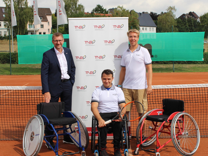 Michael Wenkel (TNB-Geschäftsführer), Anthony Dittmar (Referent Inklusion) und Fabian Flügel (Projektleiter des Inklusionsprojektes und Teamleiter Vereins- und Sportentwicklung im TNB) (v.l.n.r.). Foto: NTB