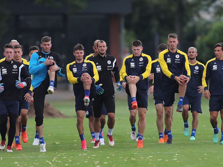 Eintracht Braunschweig testet in der Flutmulde Gifhorn gegen HSV U21. Foto: Agentur Hübner