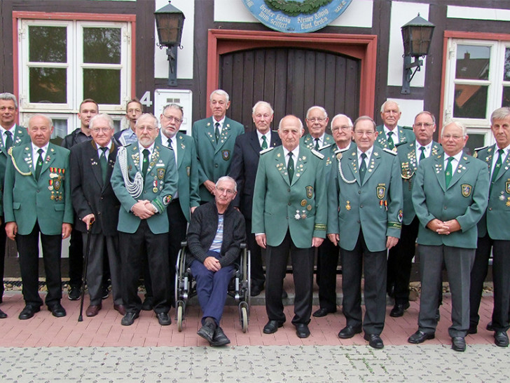 v. l.: Axel Bertram, Klaus Miebach, Joachim Hanisch, Stev Hendiysval, Heinz Riepold, Uwe Bähr, Hartmut Ferber, Horst Aeffner, Walter Brix, Ewald Heiduk,  Edgar Drücke, Walter Lange, Horst Behrens, Günter Scharf, Klaus Bischoff, Horst Berner, Rainer Meier, H.-Albert Drewes, Günter Deutschendorf, Wolfgang Müller. Foto: A.Lange 