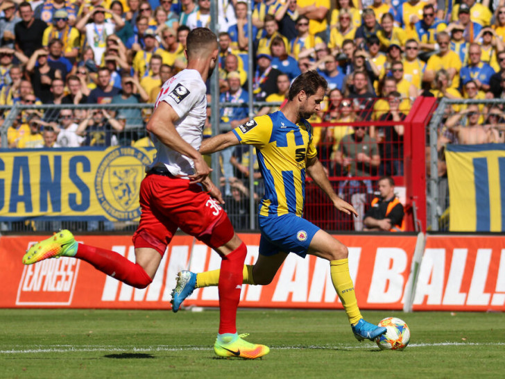 Nick Proschwitz haderte mit einigen guten Möglichkeiten, die nicht im Netz landeten. Foto: imago/Revierfoto
