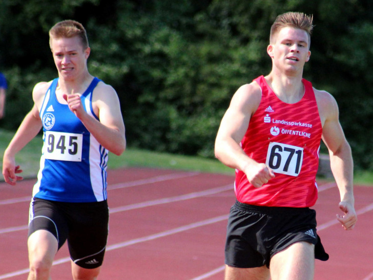 Dr. Frederic Meyer (rechts/Nr. 671) beim Zieleinlauf über 400 Meter. Foto: Bernd-Uwe Meyer