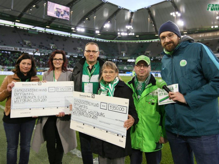 Die Wolfsburger Supporters übergaben je 1.350 Euro an Wolfsburger Organisationen. Foto: Daniel Schmidt