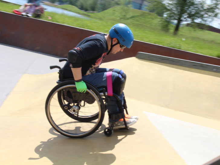 Fortgeschrittene und geübtere Rollstuhlskater sind natürlich auch willkommen. Foto: Julian Bergmeier