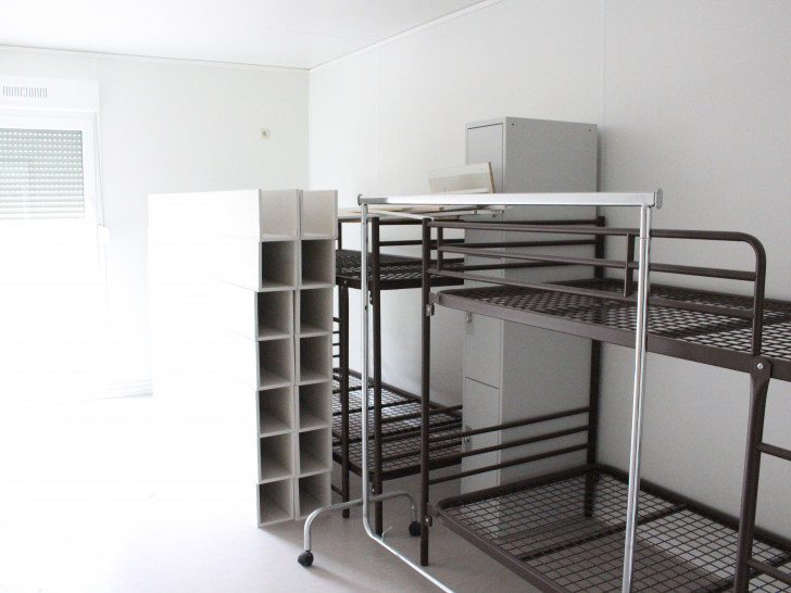 Die „Gemeinschaftsunterkunft Okeraue“ befindet sich zurzeit im Innenausbau und soll Wohnraum für 220 Menschen bieten. Foto: Max Förster