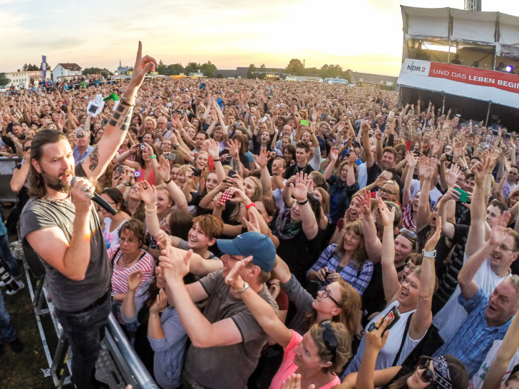 35.000 Besucher feierten bei der ersten Ausgabe am 9. August 2014 auf dem Festivalgelände am Exer die Stars.
