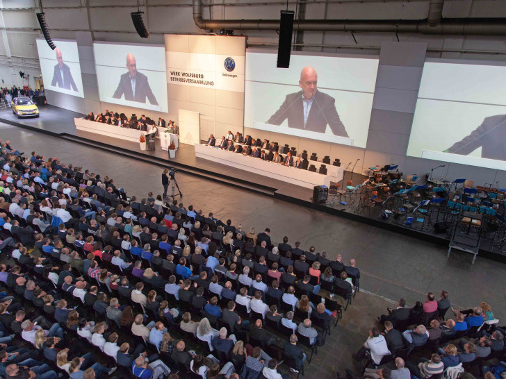 Bernd Osterloh bei der heutigen Betriebsversammlung im Werk Wolfsburg. Foto: Volkswagen