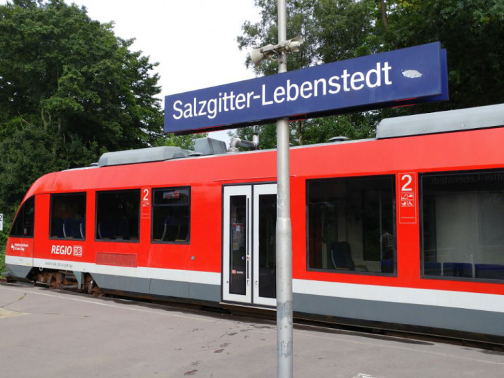Für den Zug aus Braunschweig ist derzeit in Lebenstedt Endstation. Das muss nicht so bleiben. Archivbild