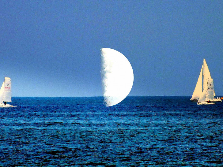  sailing to the moon. Foto: Bernhard Foitzik