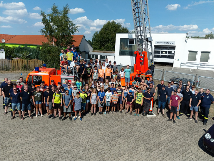 Jugendfeuerwehren aus Oldenburg besuchten die Feuerwehr Vorsfelde. Foto: Volkmar Weichert