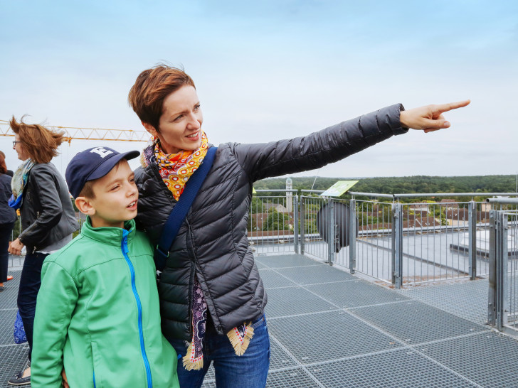 Bei einer Rathausdachführung kann man neue Eindrücke von der Stadt gewinnen. Foto: WMG/Janina Snatzke