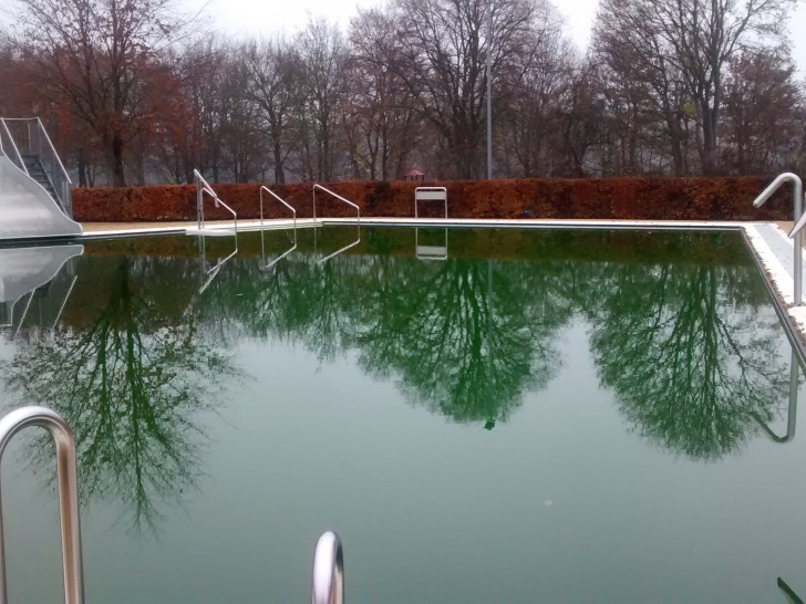 Hier findet demnächst ein Arbeitseinsatz statt, um das Freibad für das Frühjahr herzurichten. Foto: Freundeskreis Freibad am Elm