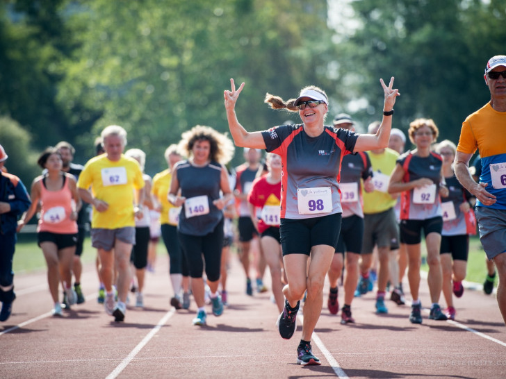 Die Läufergruppe beim 1. Lila Hoffnung Charity Run. Foto: Peter Widera