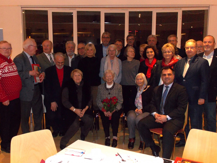 Die Jubilare wurden Mitte Dezember im Volksfreundhaus mit einer Feierstunde geehrt. Fotos: SPD