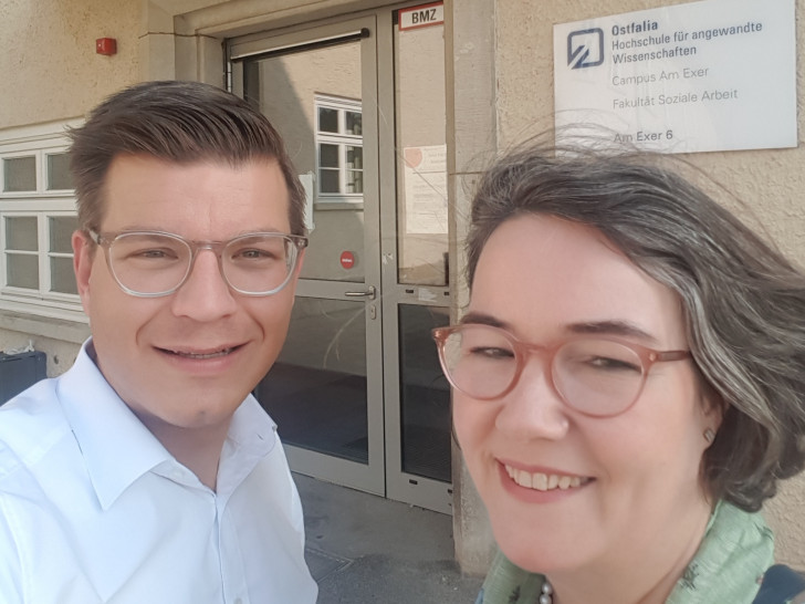 Die FDP-Landtagsabgeordneten Björn Försterling und Susanne Schütz hoffen auf einen Hebammenstudiengang auch an der Ostfalia.
Foto: FDP Wolfenbüttel