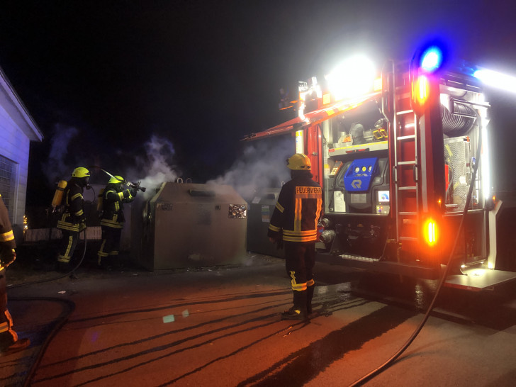 Die Feuerwehr konnte den Brand schnell löschen - der Container wurde beschädigt. Foto: Feuerwehr Braunlage