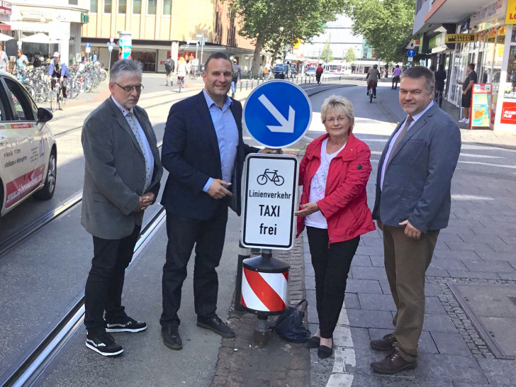 Von links: Manfred Mege, Oliver Schatta, Annegret Ihbe und Matthias Reiher. Foto: SPD