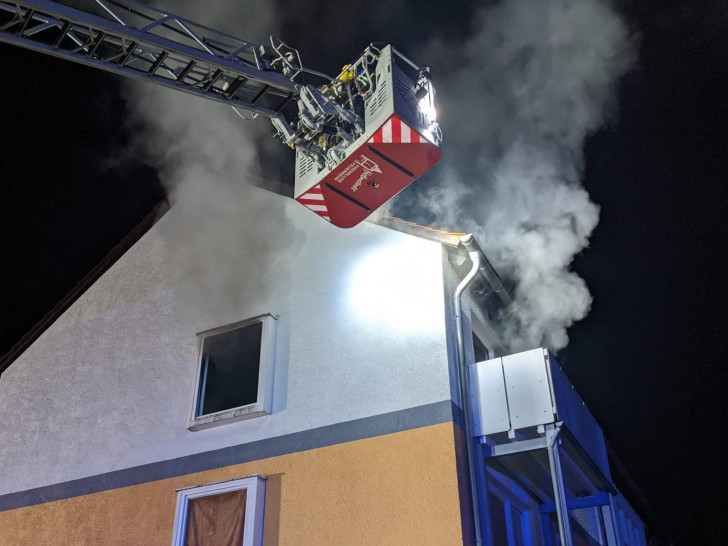 in der Richard Wagner Straße stand ein Wohnhaus in Brand. Fotos: Feuerwehr Helmstedt