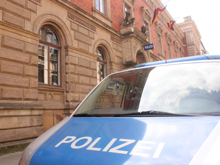 Nach einer Unfallflucht in Braunschweig wurde das Auto bei Wolfsburg gefunden. Symbolfoto: Anke Donner 