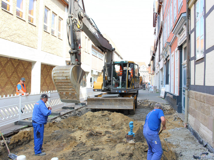 Beginn der Tiefbauarbeiten rund um das ehemalige Hertie-Gebäude. Foto: Max Förster
