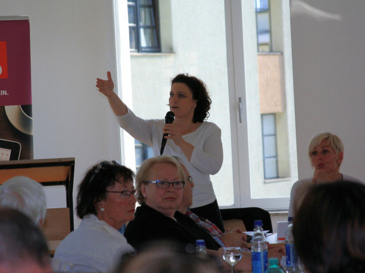 Dr. Carola Reimann lud zur Fraktion-vor-Ort-Veranstaltung zum Thema „Was ändert sich in der Pflege? Die neuen Pflegegesetze im Überblick“. Fotos: SPD