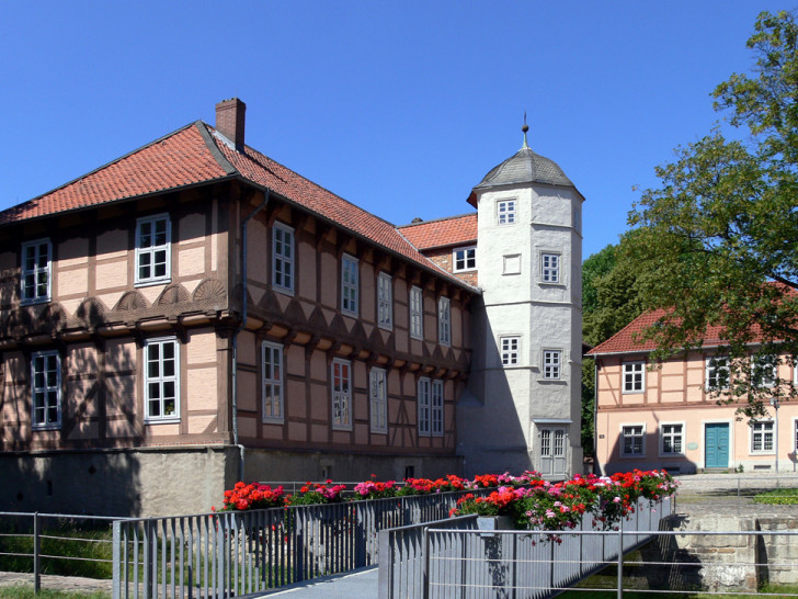 Das Schloss ist prägend für die Altstadt, die in Fallersleben historisch erhalten bleiben soll. Foto: Hoffmann-von-Fallersleben-Museum/Peter Riewaldt