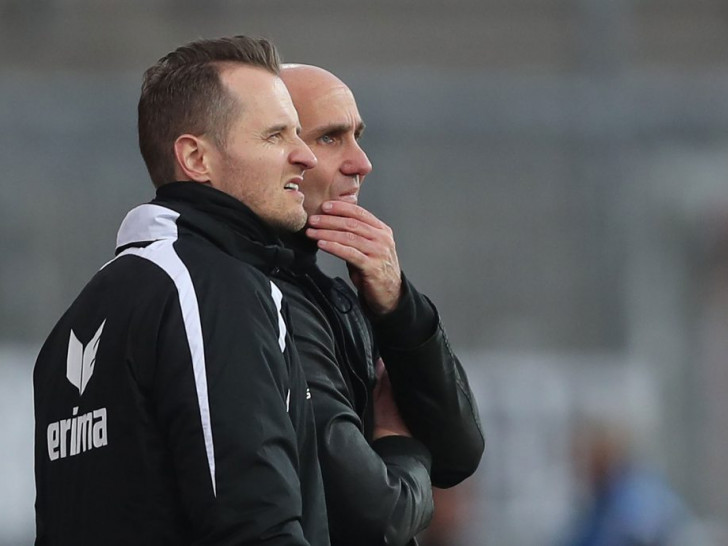 Sie haben einen Plan: Eintrachts Chefcoach André Schubert und sein Trainerteam (hier mit Co. Christian Flüthmann). Foto: Agentur Hübner