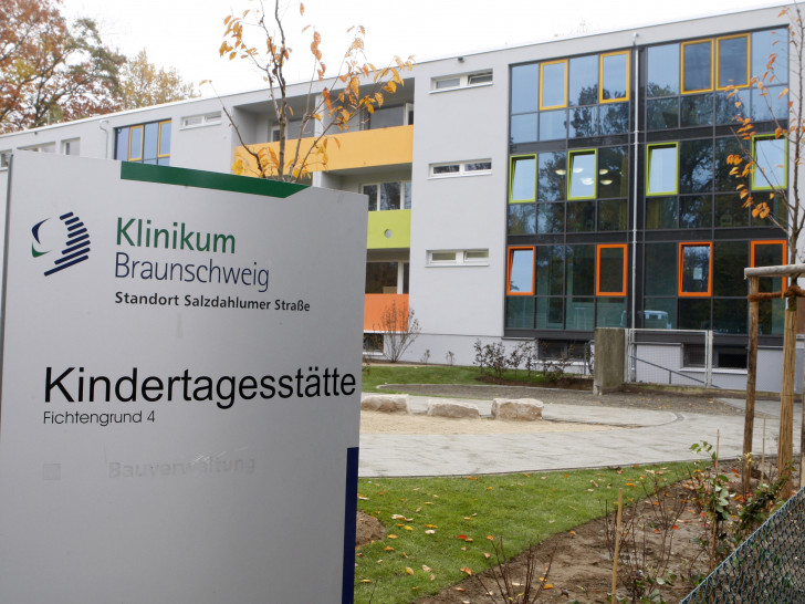 Die Kita von außen. Foto: Klinikum Braunschweig/Jörg Scheibe