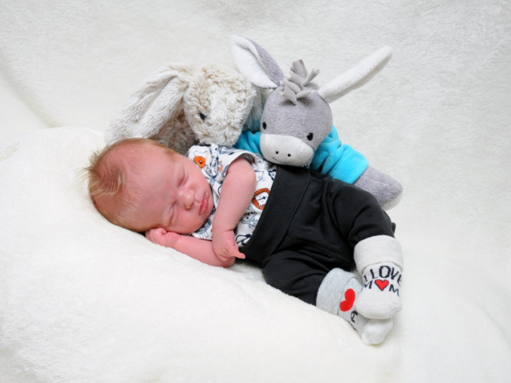 Herzlich Willkommen Sam Luc Homann Foto: babysmile24.de