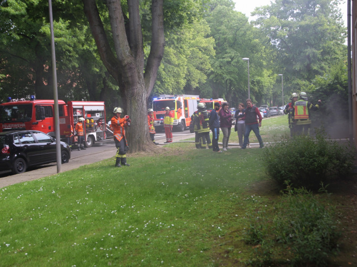 Ein Kinderwagen in einem Kellerraum hatte Feuer gefangen. Fotos: Rudolf Karliczek