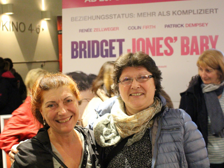 Die Besucherinnen zeigten sich nach der Vorstellung im CineStar begeistert von Bridget Jones' Baby. Foto: Nino Milizia