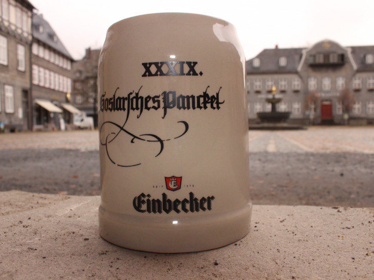 Aus solchen Krügen wird beim Goslarer Pancket getrunken. Symbolfoto: Anke Donner