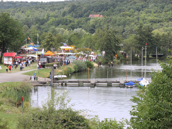 Vom 10. bis 12. August findet am Westufer des Vienenburger Sees wieder das traditionelle Seefest unter dem Motto „Feuer & Wasser“ statt. Foto: Anke Donner