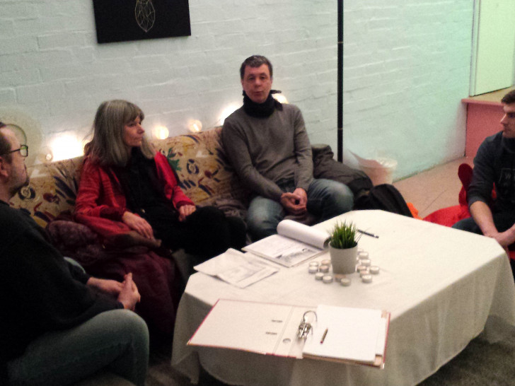 Markus Diedrich, Sabine Auschra und Eric Lages diskutierten mit dem Kreisjugendpfleger Carsten Ziebarth (2. v. re.). Foto: Diethelm Krause-Hotopp 