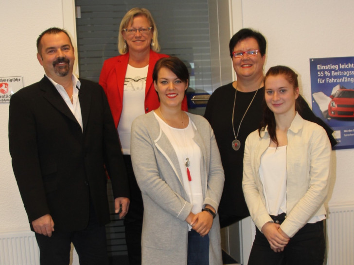 Das Team der Öffentlichen Versicherung Braunschweig in der Kornstraße: Geschäftsstellenleiter Dirk Finkelmann, Petra Drube, Larissa Meyer, Gesine Mühe und Constanze Stachlewitz (v. li.). Foto: privat