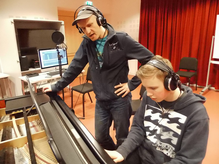 Profis coachen junge Popmusik-Talente in der Landesmusikakademie Niedersachsen. Foto: Privat