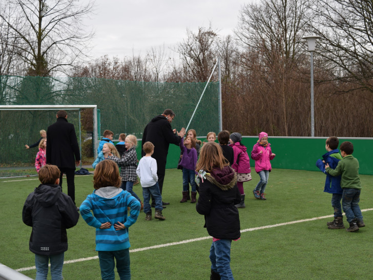 Das DFB-Minispielfeld wurde gemeinsam mit dem Oberbürgermeister eingeweiht. Foto: Stadt Goslar.