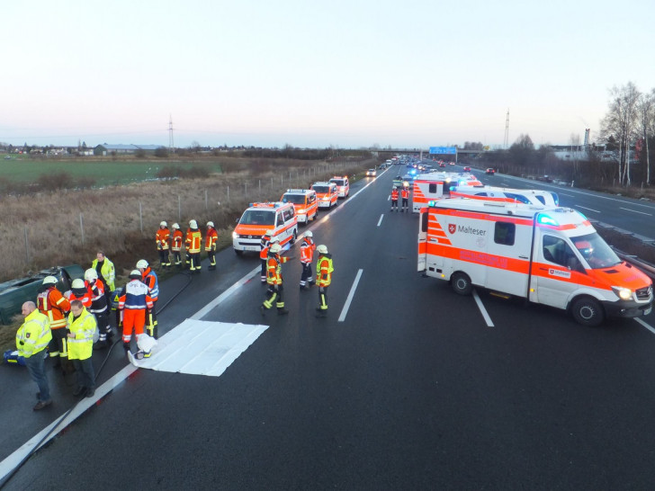Unfall A2, Foto: Feuerwehr Braunschweig