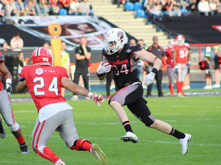 Niklas Römer und seine Lions starten in ungewohnter Rolle in die neue GFL-Saison. Foto: Maschauer